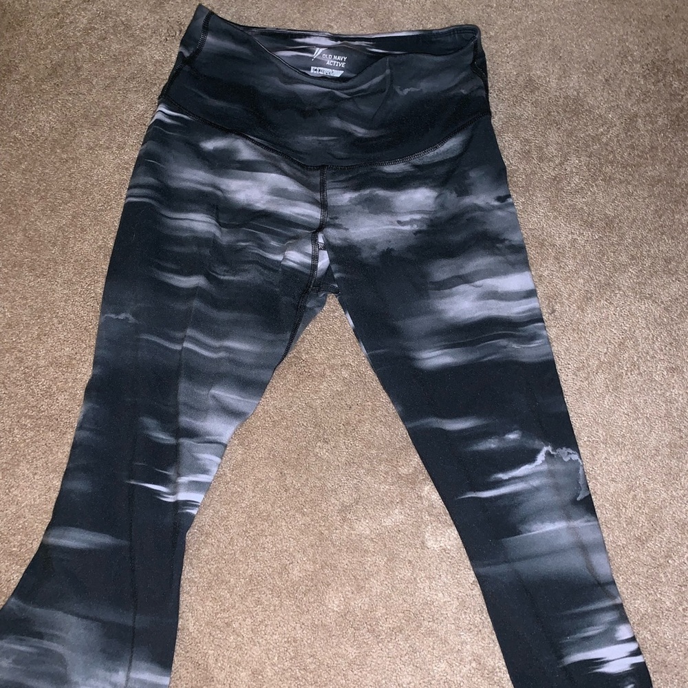 Old navy active wear cropped leggings